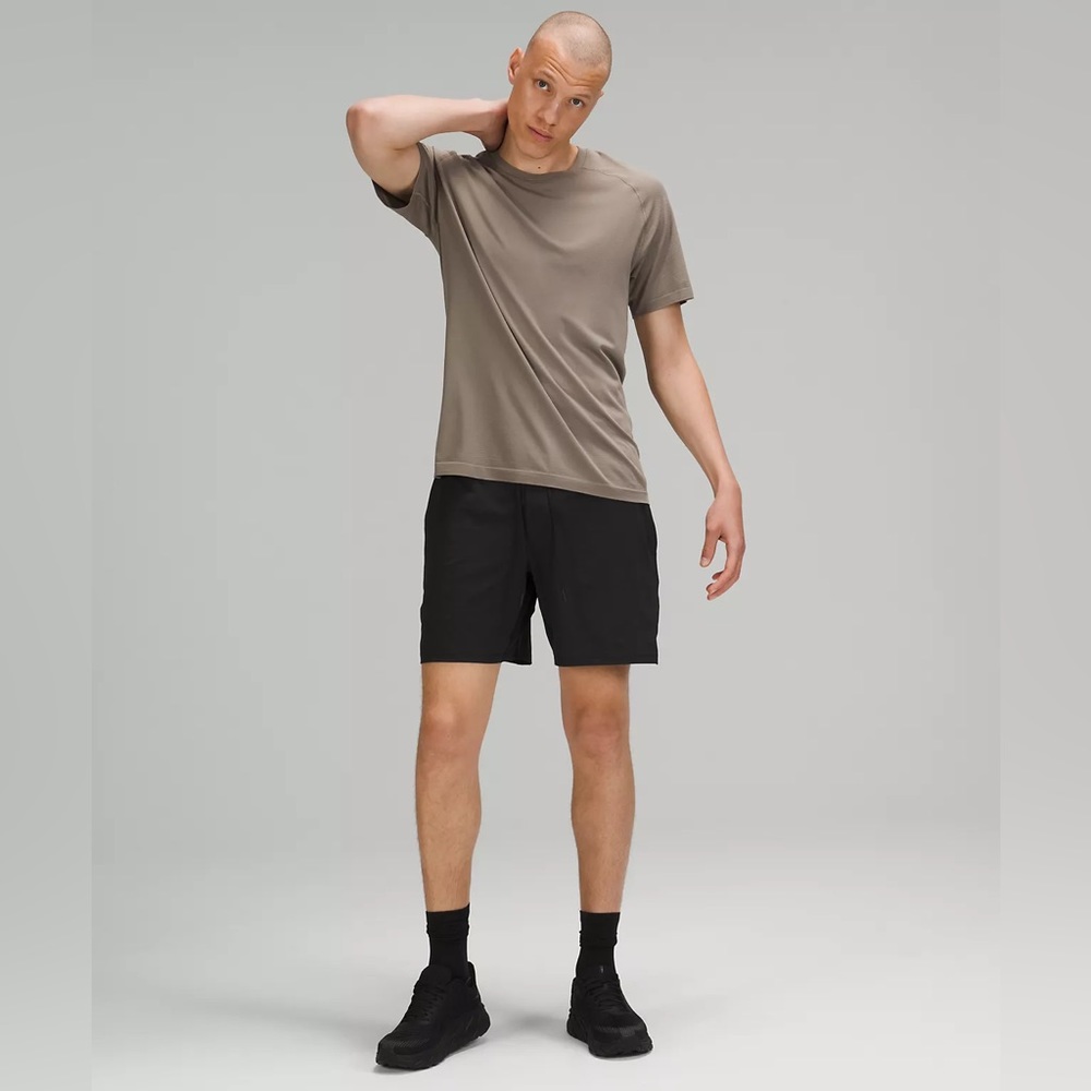 Lululemon 🍋 T.H.E Linerless Short Sz L (EUC)